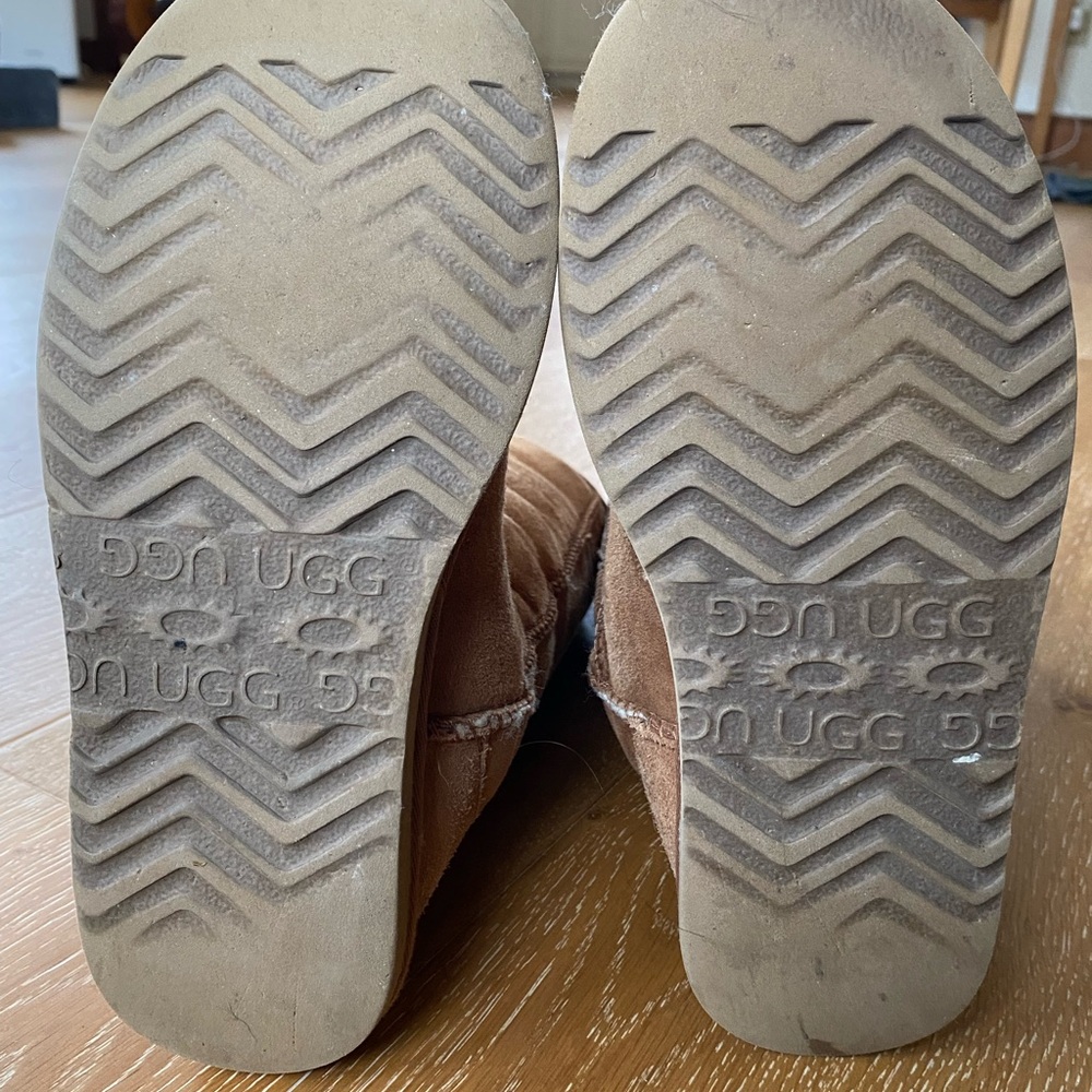 Tan Classic Tall UGG Boots — Size W8 - Picture 12 of 13